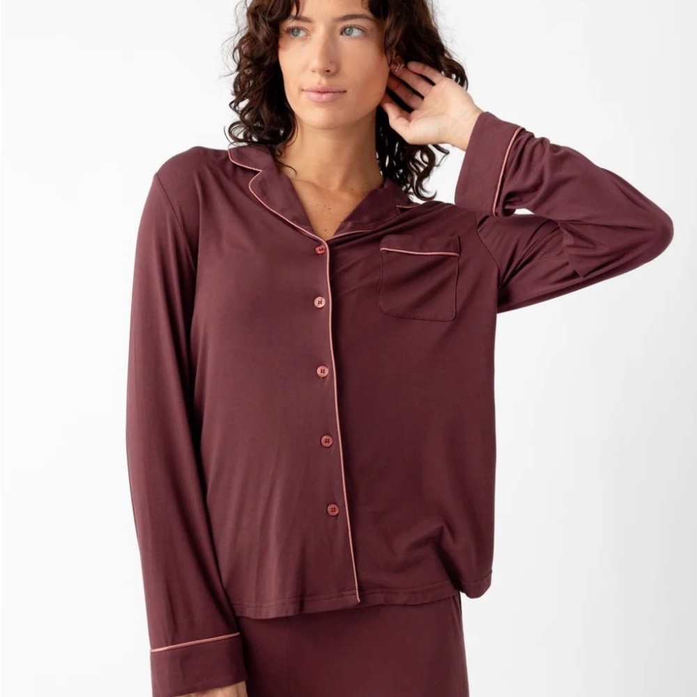 NWT Cozy Earth LIMITED EDITION Burgundy TOP♥️. Size Small, Super soft! - Picture 2 of 5